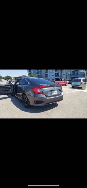 2017 Honda Civic 10th Gen - Image 6 of 11