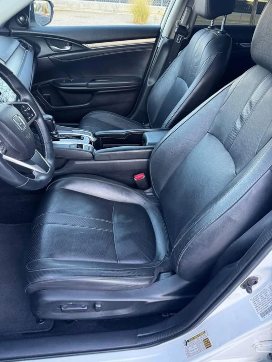 2017 Honda Civic 10th Gen - Image 9 of 11