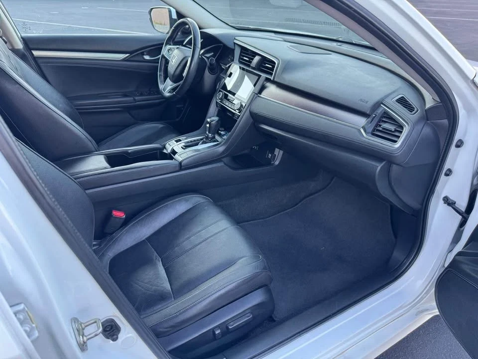 2017 Honda Civic 10th Gen - Image 8 of 11