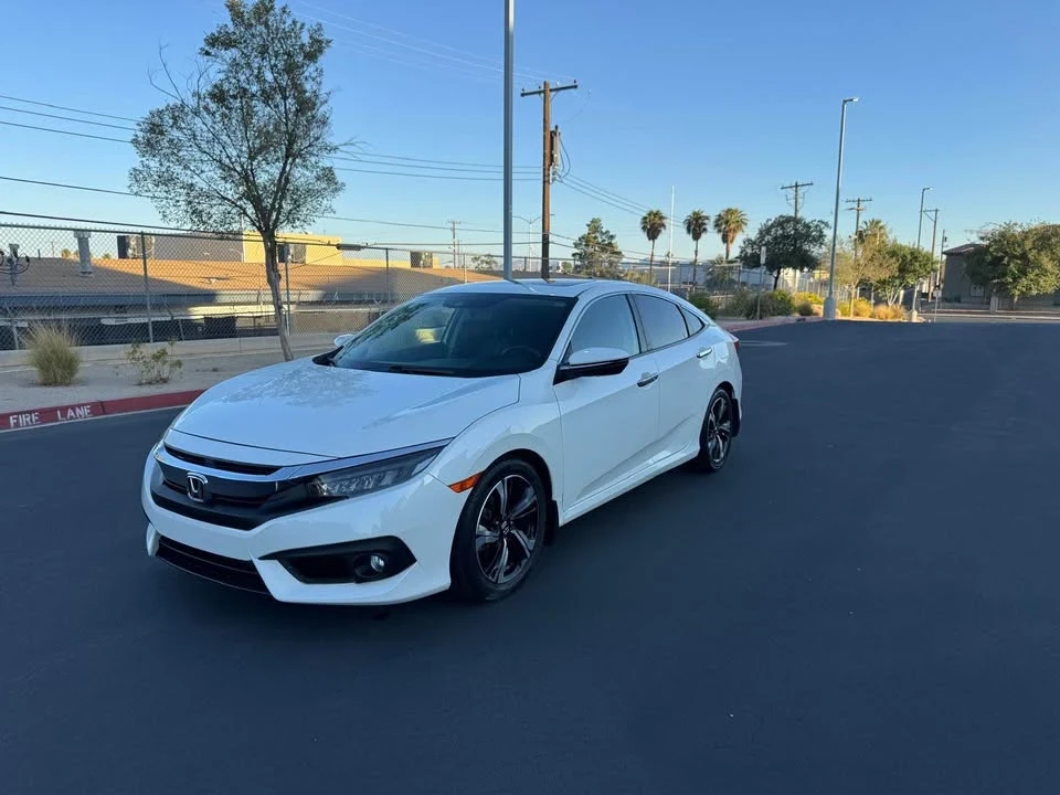 2017 Honda Civic 10th Gen - Image 3 of 11