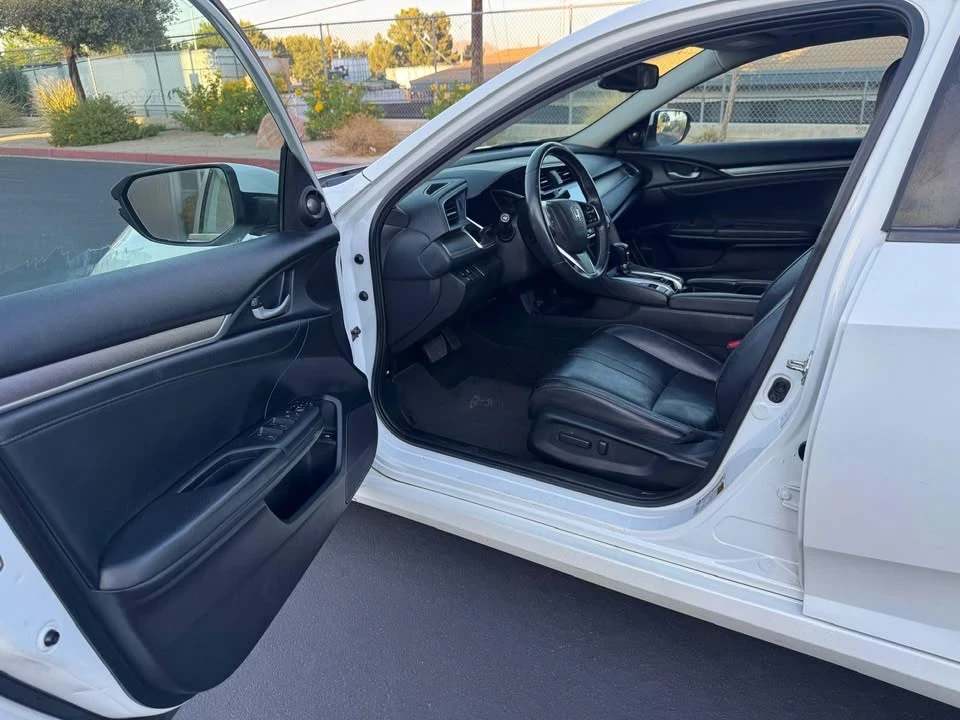 2017 Honda Civic 10th Gen - Image 10 of 11