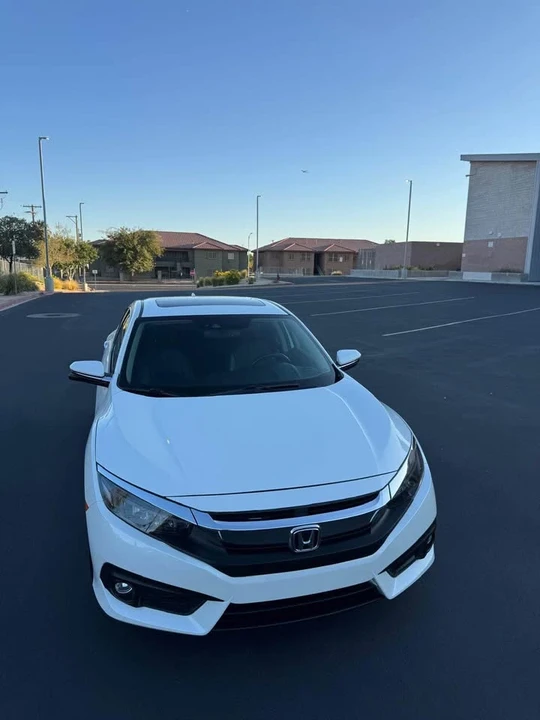 2017 Honda Civic 10th Gen - Image 6 of 11