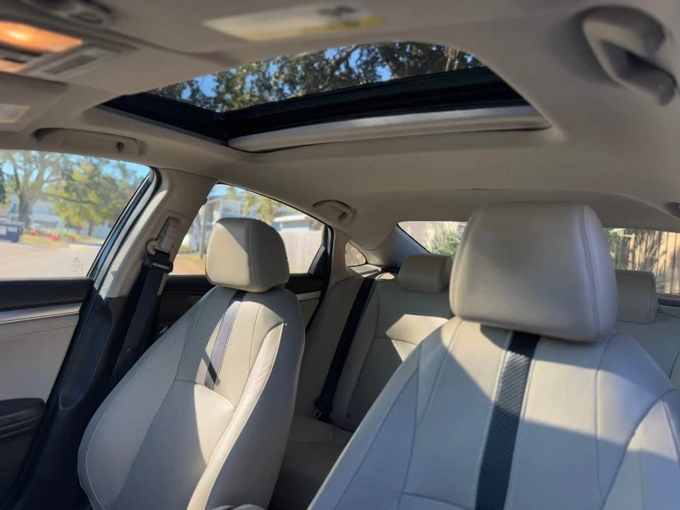 2017 Honda Civic 10th Gen - Image 10 of 11