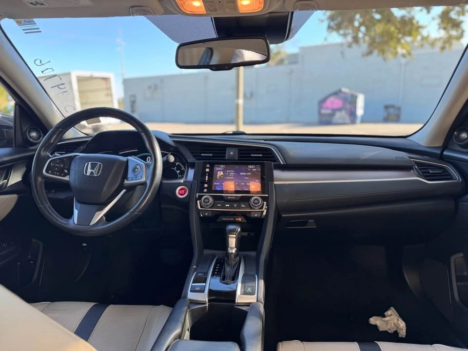 2017 Honda Civic 10th Gen - Image 6 of 9