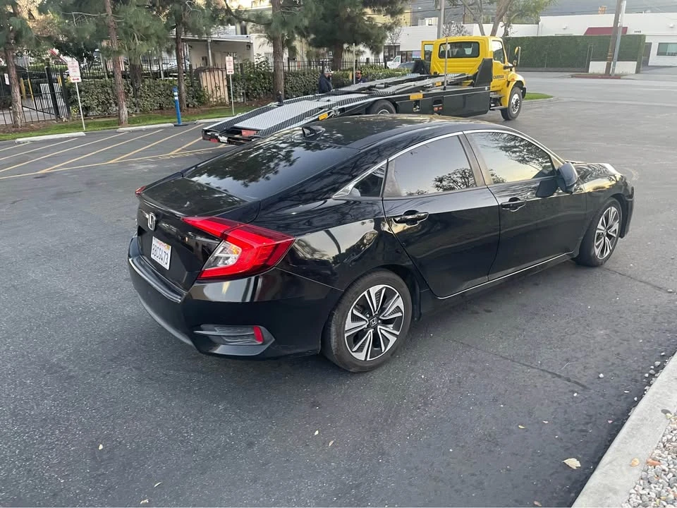 2017 Honda Civic 10th Gen - Image 5 of 8