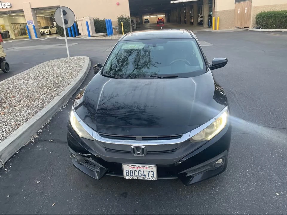 2017 Honda Civic 10th Gen - Image 4 of 8