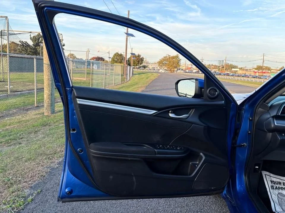 2017 Honda Civic 10th Gen - Image 8 of 20
