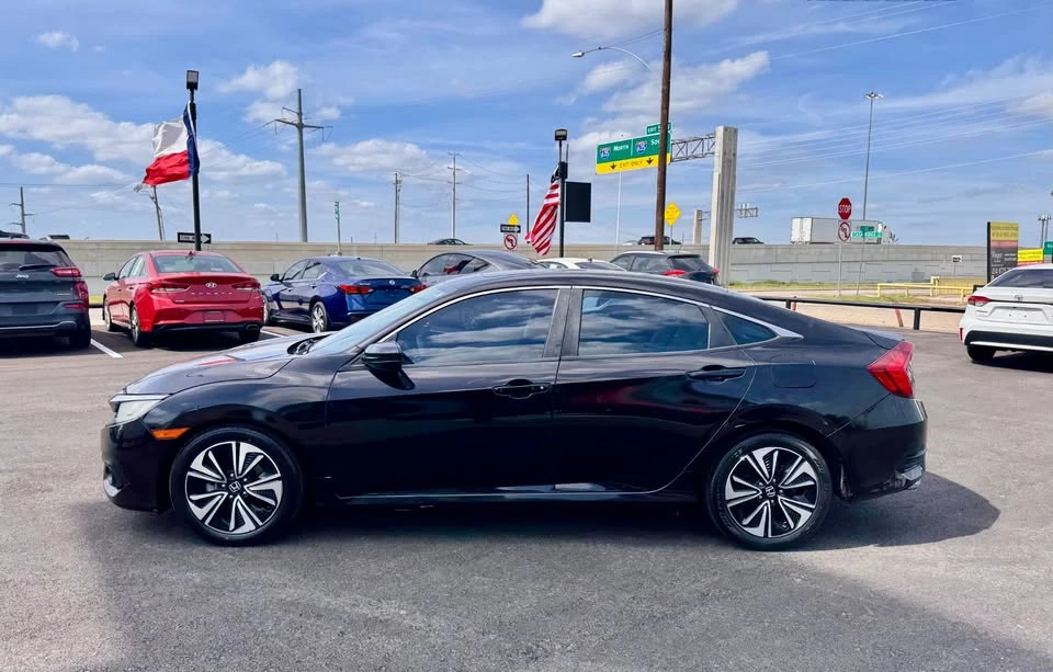 2017 Honda Civic 10th Gen - Image 4 of 15