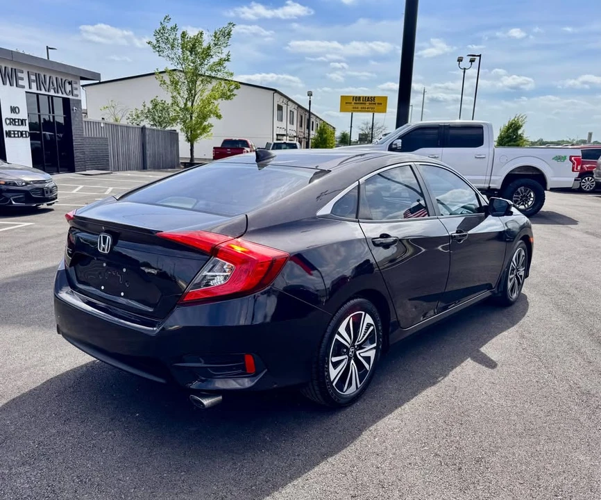 2017 Honda Civic 10th Gen - Image 7 of 15