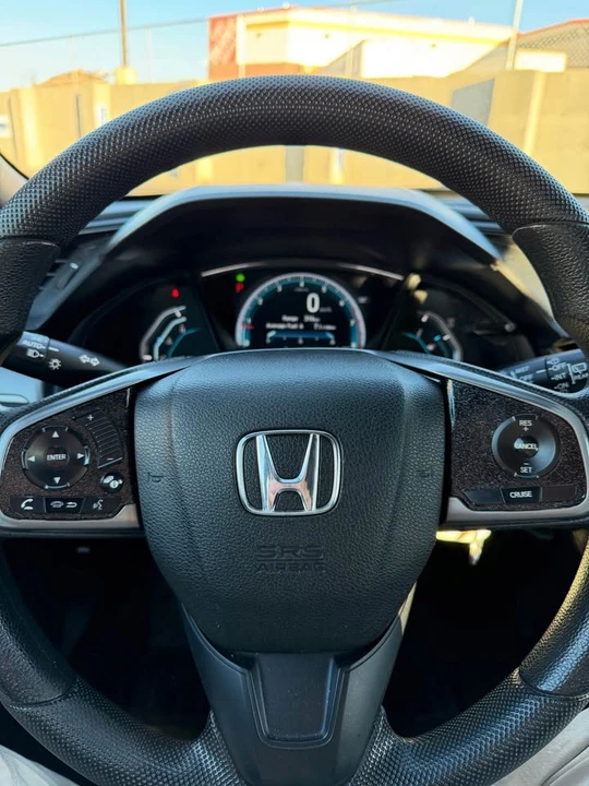 2017 Honda Civic 10th Gen - Image 6 of 11