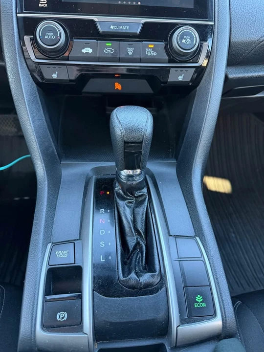 2017 Honda Civic 10th Gen - Image 9 of 11