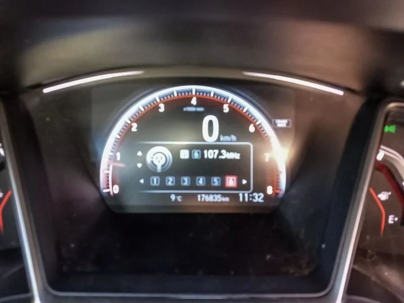 2017 Honda Civic 10th Gen - Image 10 of 20