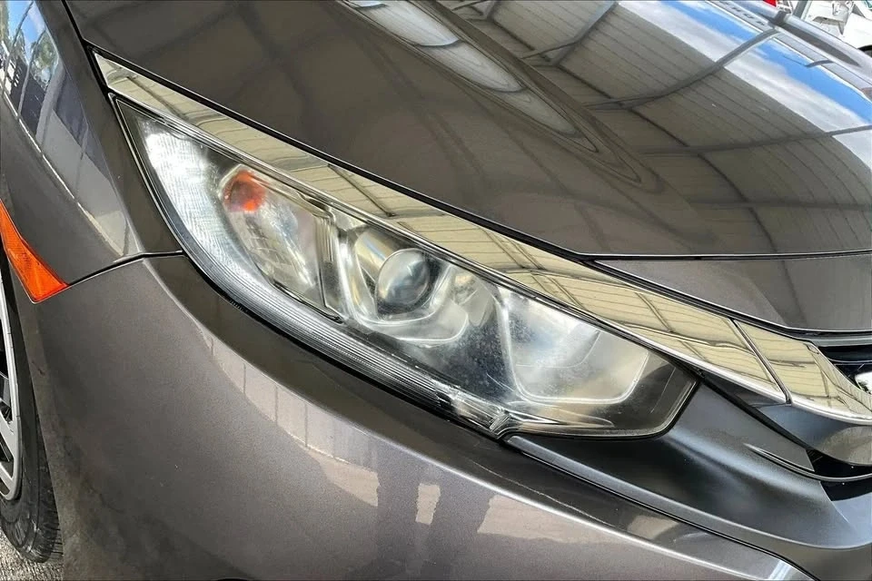 2017 Honda Civic 10th Gen - Image 10 of 19