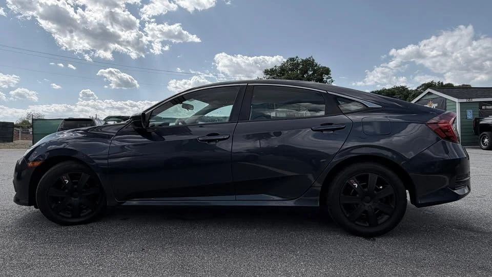 2017 Honda Civic 10th Gen - Image 4 of 19