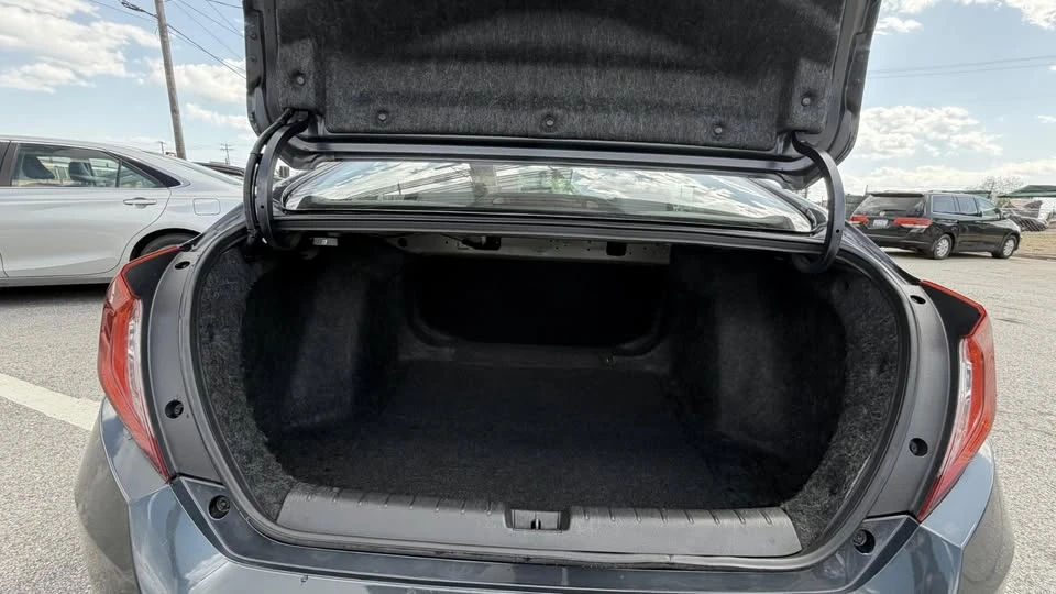 2017 Honda Civic 10th Gen - Image 8 of 19