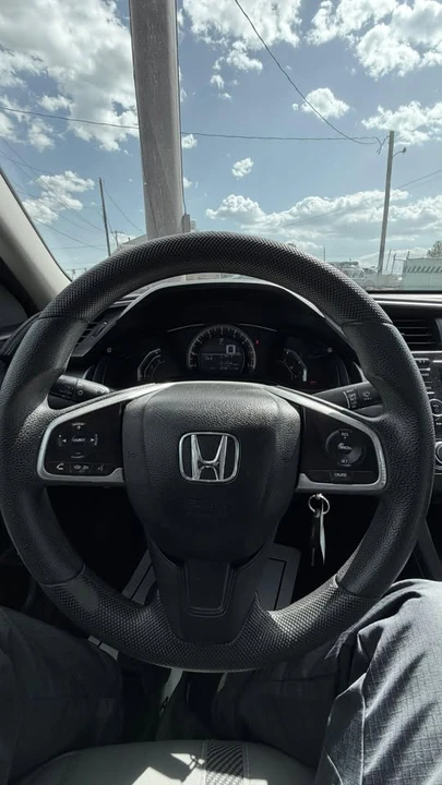 2017 Honda Civic 10th Gen - Image 17 of 19