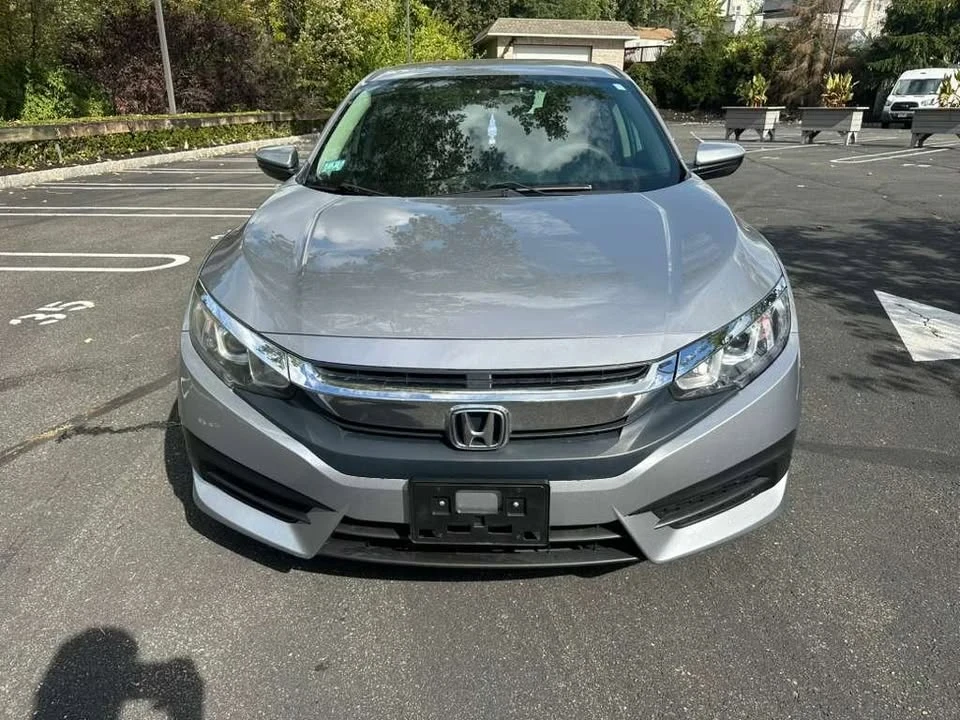 2017 Honda Civic 10th Gen - Image 8 of 15