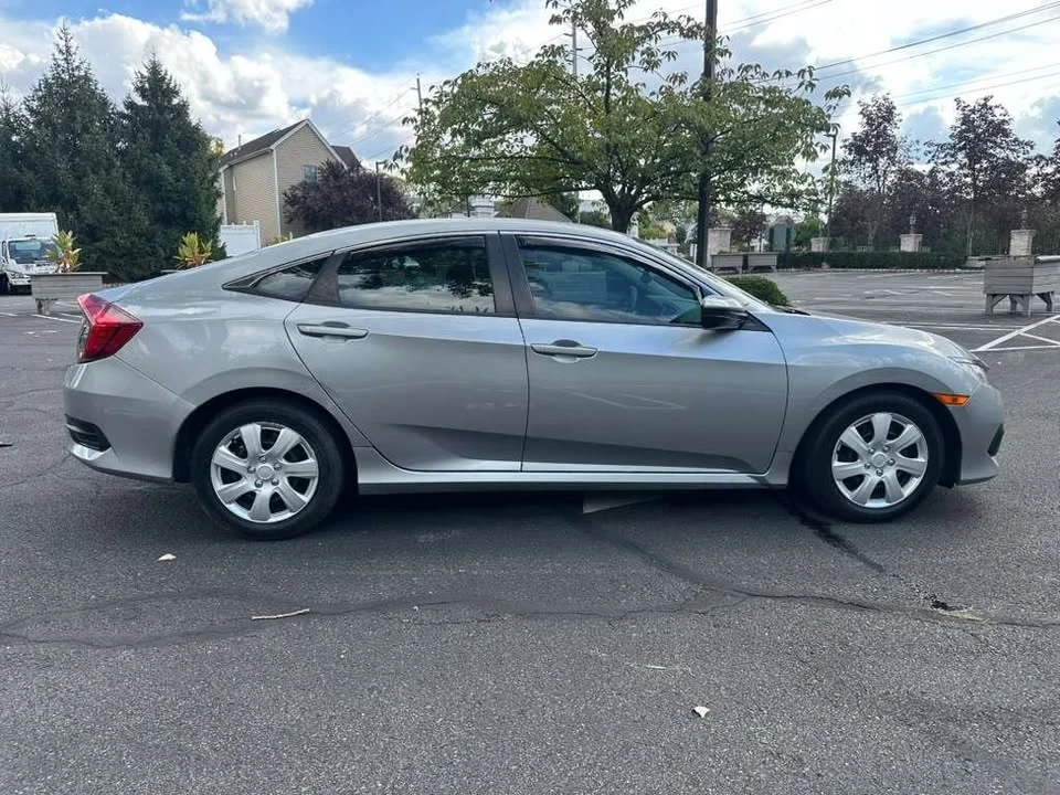 2017 Honda Civic 10th Gen - Image 6 of 15