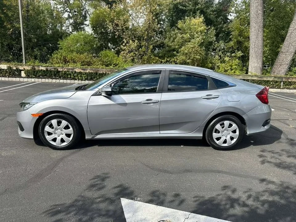 2017 Honda Civic 10th Gen - Image 2 of 15
