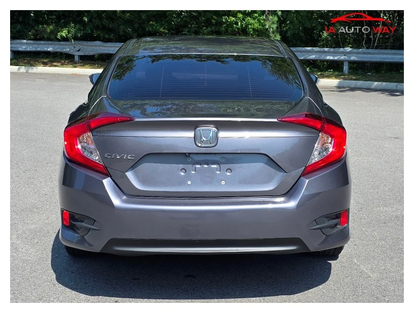 2017 Honda Civic 10th Gen - Image 4 of 8