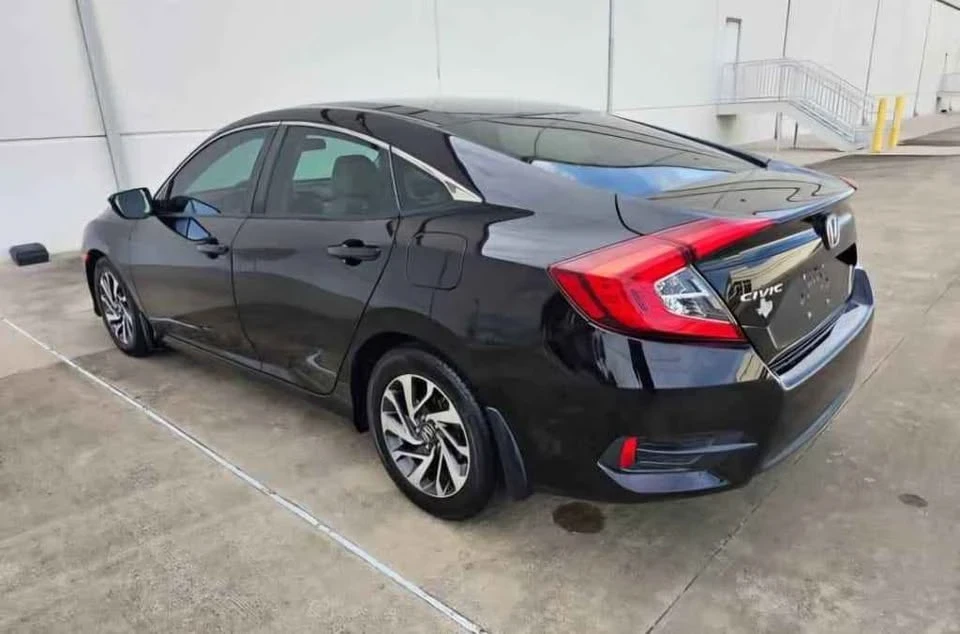 2017 Honda Civic 10th Gen - Image 5 of 5