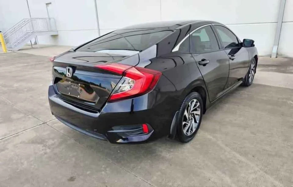 2017 Honda Civic 10th Gen - Image 3 of 5