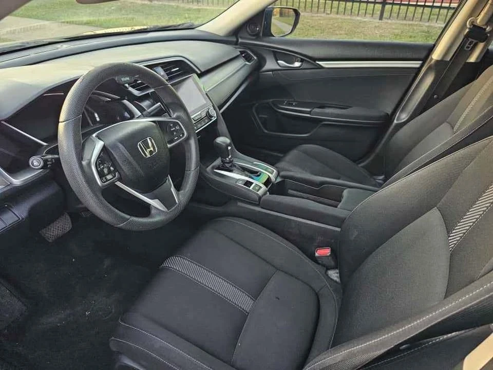 2017 Honda Civic 10th Gen - Image 4 of 5