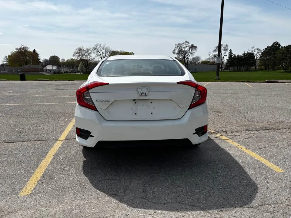 2017 Honda Civic 10th Gen - Image 7 of 16