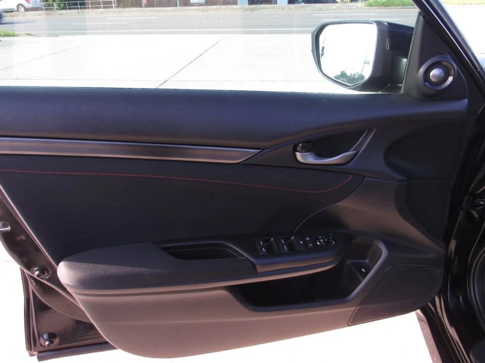 2017 Honda Civic 10th Gen - Image 10 of 19