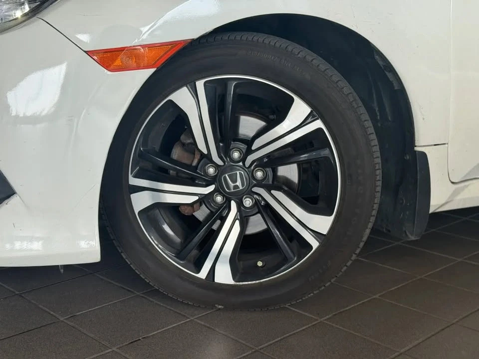 2017 Honda Civic 10th Gen - Image 10 of 12