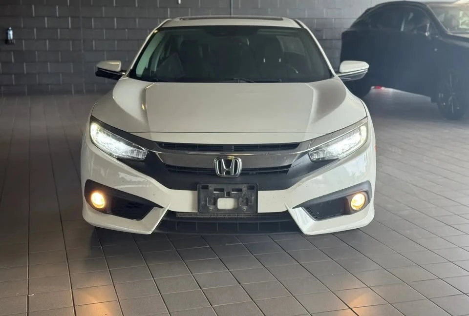 2017 Honda Civic 10th Gen - Image 11 of 12