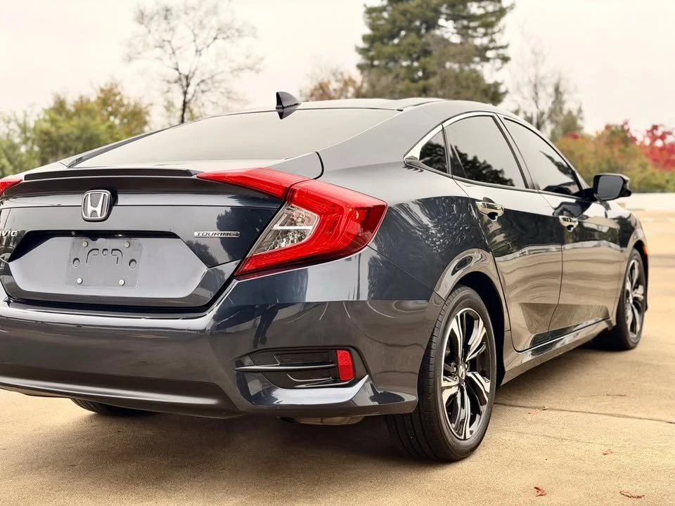 2017 Honda Civic 10th Gen - Image 9 of 19