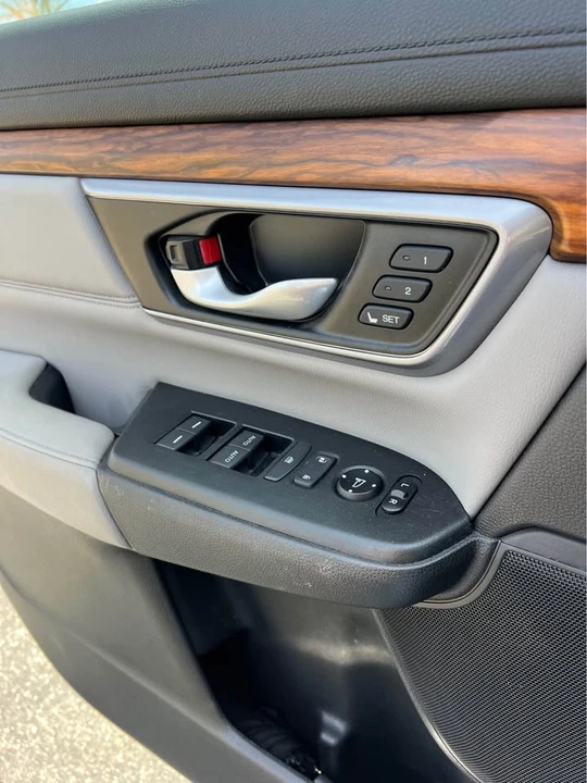 2017 Honda CR-V 5th Gen - Image 10 of 16