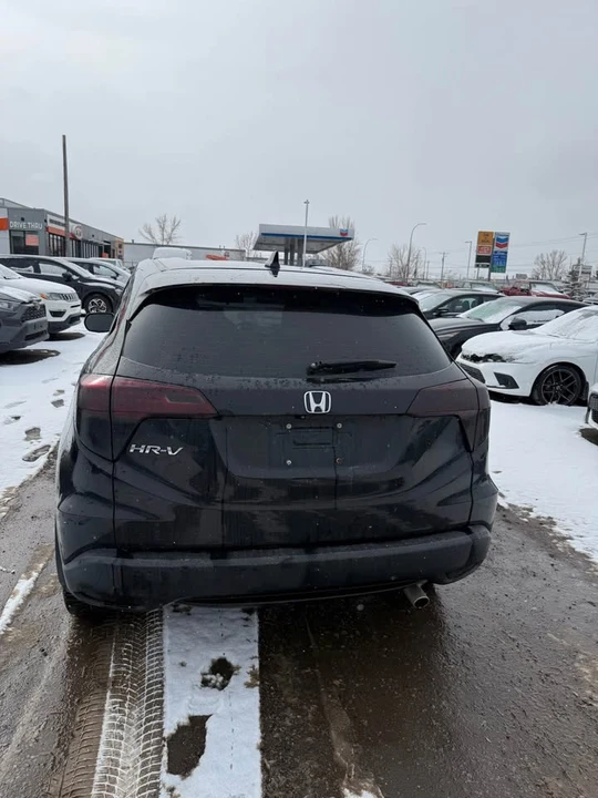 2017 Honda HR-V 2nd Gen - Image 4 of 11