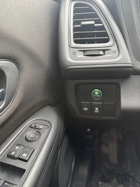2017 Honda HR-V 2nd Gen - Image 8 of 11