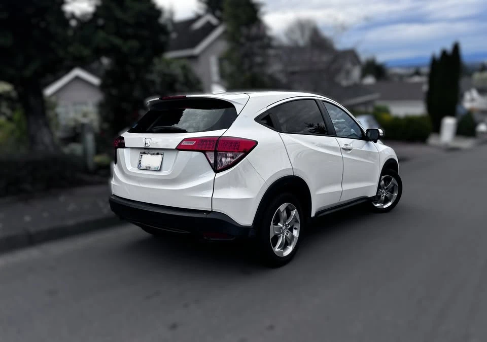 2017 Honda HR-V 2nd Gen - Image 4 of 14