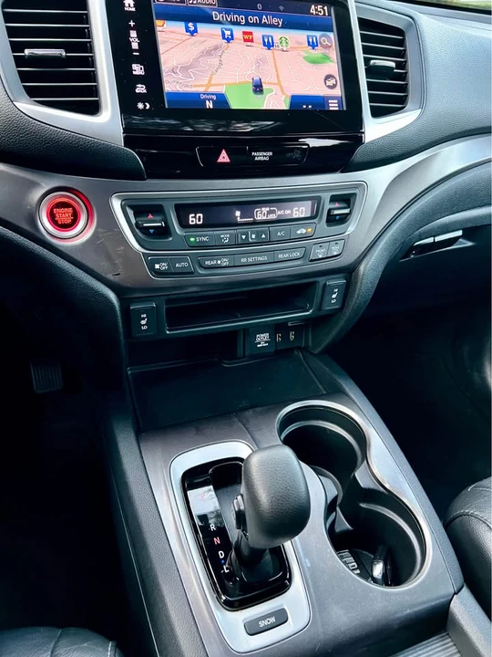 2017 Honda Pilot 3rd Gen - Image 13 of 20