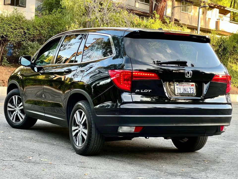2017 Honda Pilot 3rd Gen - Image 6 of 20
