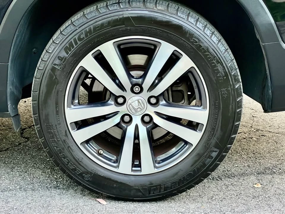 2017 Honda Pilot 3rd Gen - Image 15 of 20