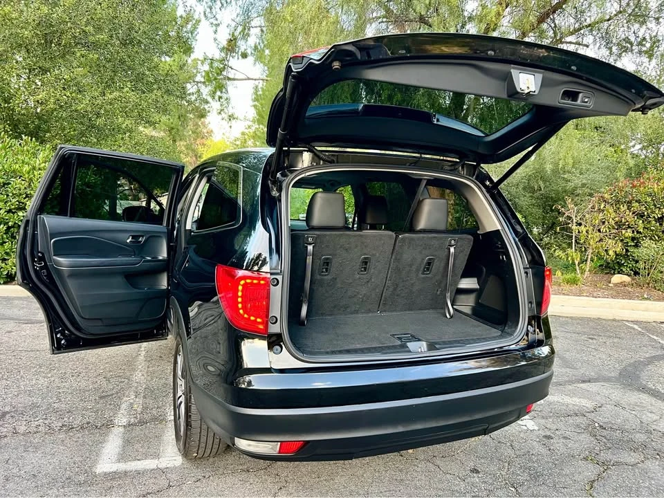 2017 Honda Pilot 3rd Gen - Image 19 of 20