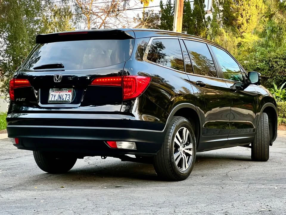 2017 Honda Pilot 3rd Gen - Image 8 of 20