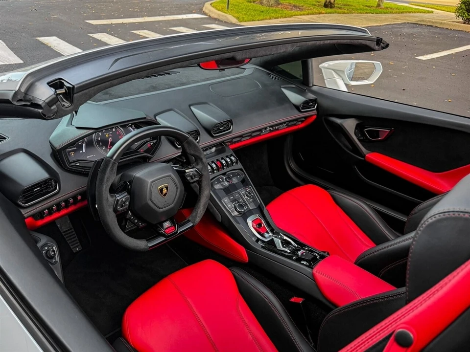 2017 Lamborghini Huracan LP610-4 - Image 2 of 4