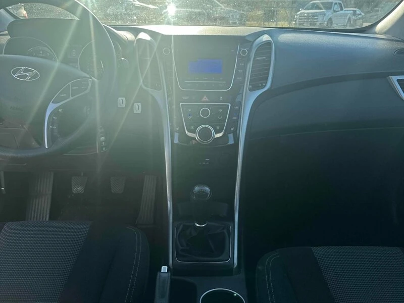 2017 Hyundai Elantra - Image 11 of 14