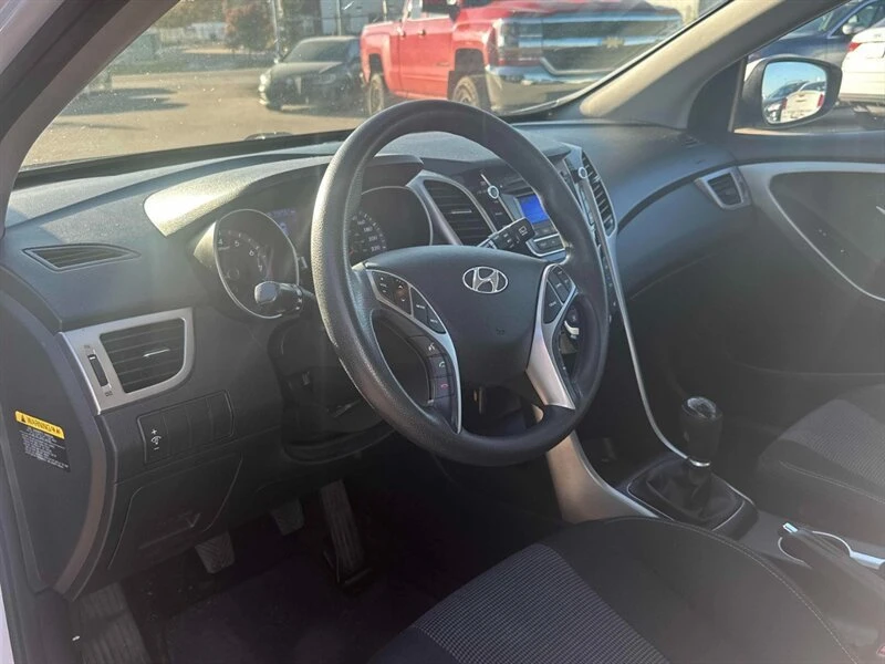 2017 Hyundai Elantra - Image 10 of 14