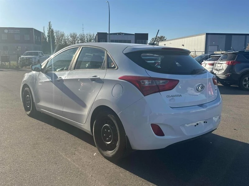 2017 Hyundai Elantra - Image 4 of 14