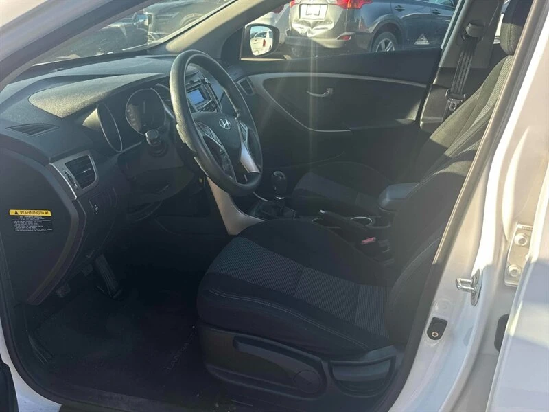 2017 Hyundai Elantra - Image 9 of 14