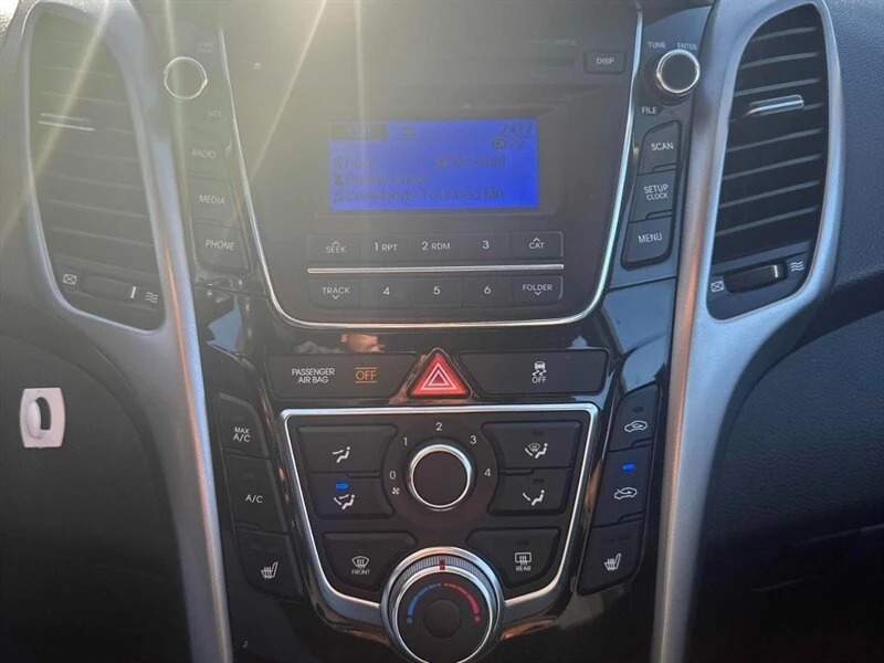2017 Hyundai Elantra - Image 13 of 14