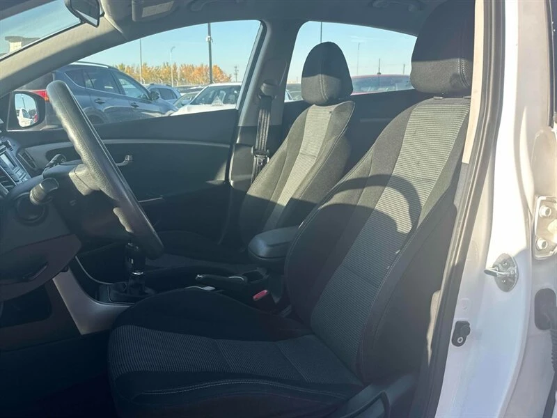 2017 Hyundai Elantra - Image 12 of 14