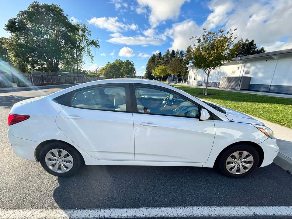 2017 Hyundai Accent - Image 9 of 15