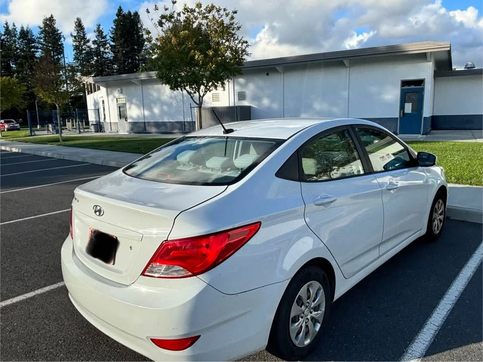 2017 Hyundai Accent - Image 5 of 15